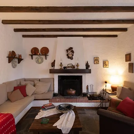 Villa Vera - Private For 8 Guests With Pool Kymi