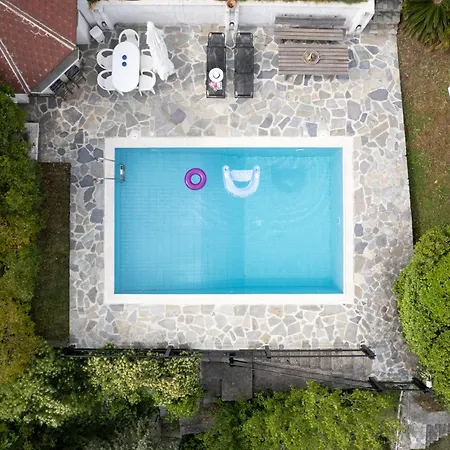Vera - Private For 8 Guests With Pool